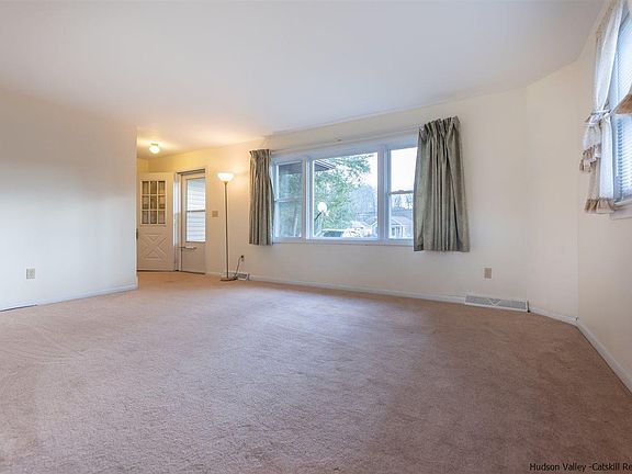 3rd image of 166 Glenerie Blvd