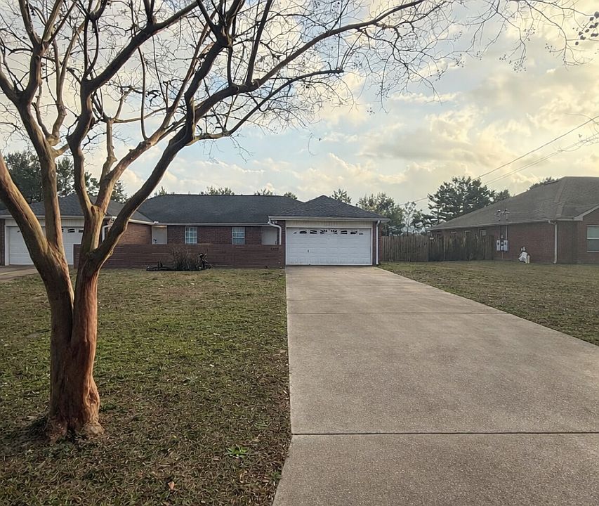 Front of house from road.