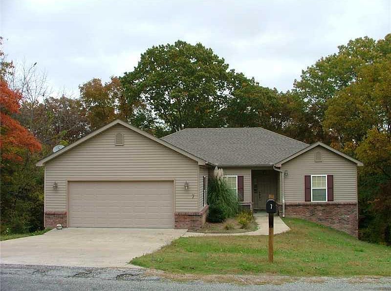 1st image of 7 Shelly Ln