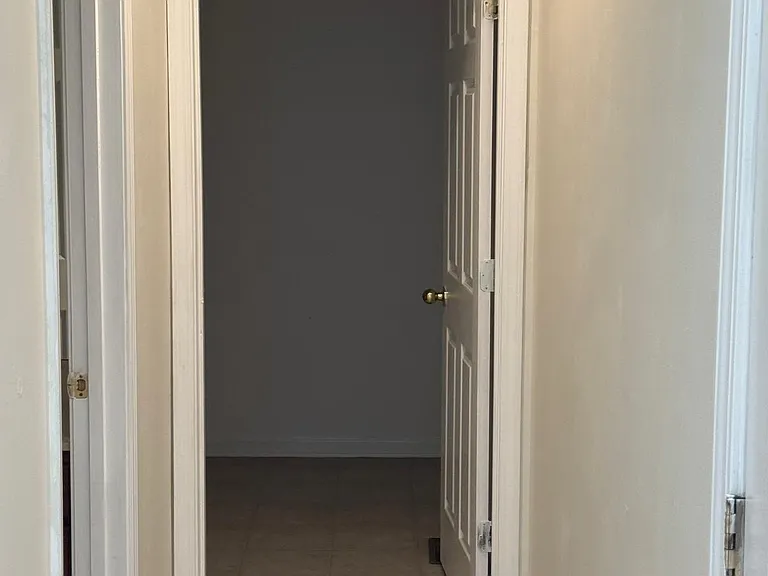 504 Thames Cir — Photo 22