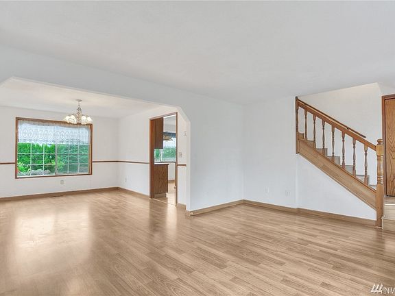 4th image of 3327 28th Ave SE