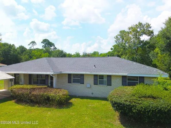 2525 W David Dr, Gulfport, MS 39503