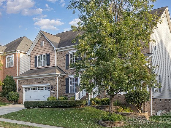 3rd image of 10309 Lauder Ct