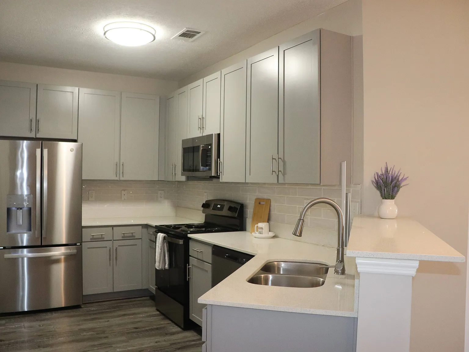 Carlton Park Apartment Homes — Photo 3