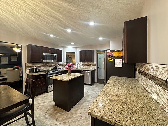 4th image of 2810 Alexandra Dr