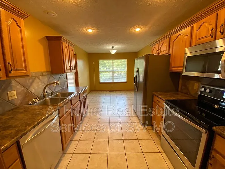 3551 E Woodside St — Photo 14