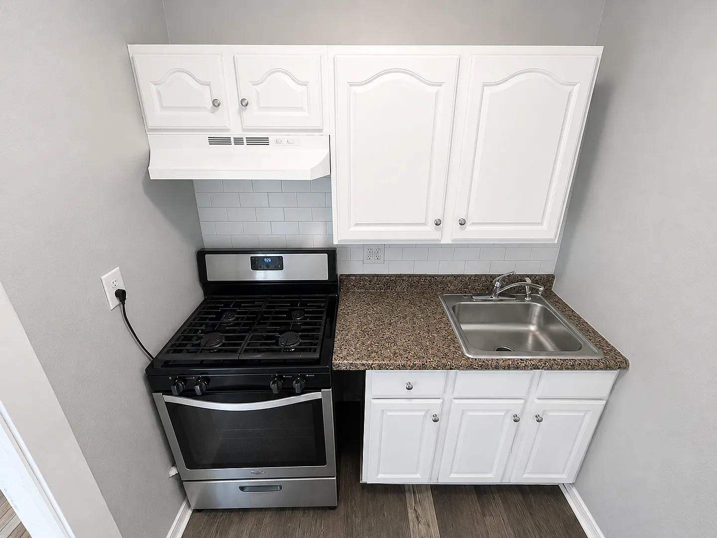 1 Bedroom | 1 Bathroom | + Bonus Room — Photo 2