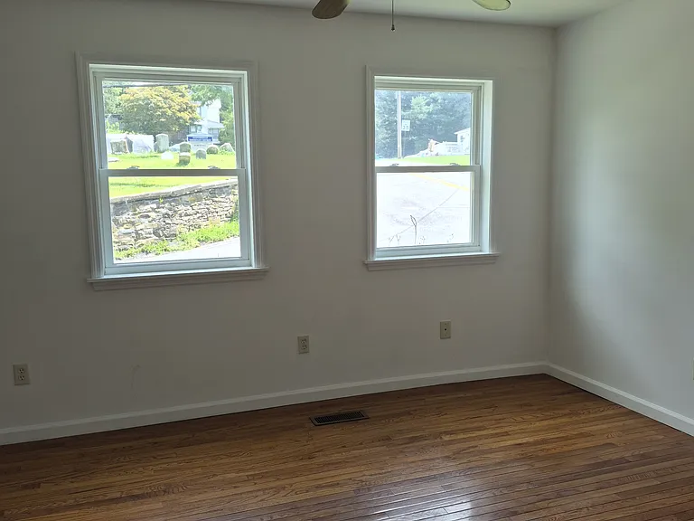 49 Maple Ave — Photo 18