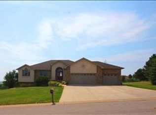 925 Enchantment Rd, Rapid City, SD 57701