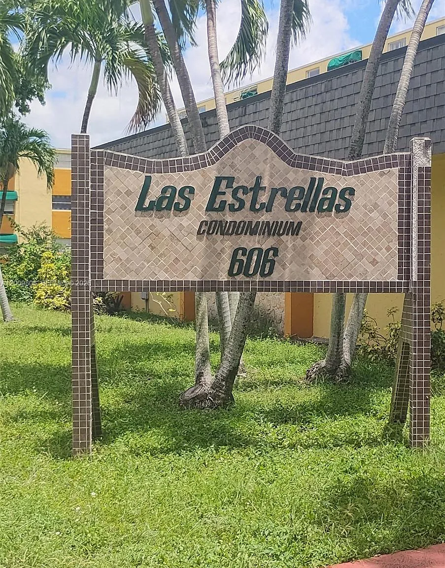 Las Estrellas Condo — Photo 2