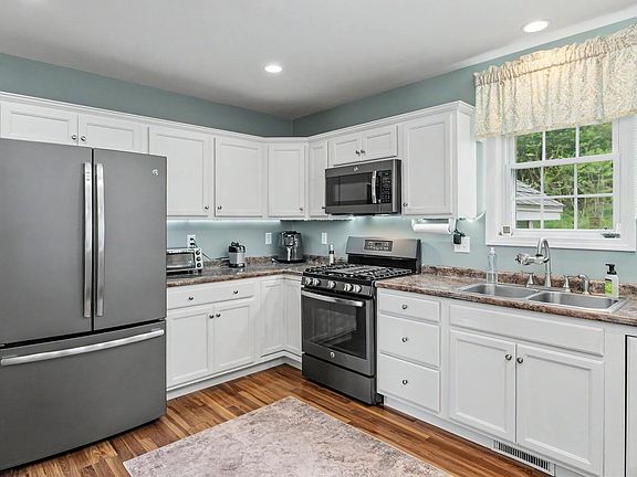 4th image of 41 Schwinn Drive