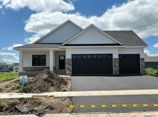 17803 Ellsworth Dr, Lakeville, MN 55044