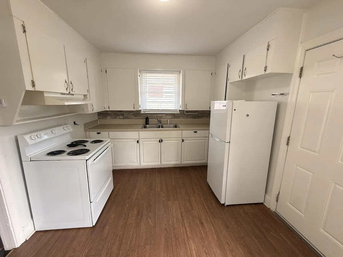 Building Photo - 3708 Hydrangea St