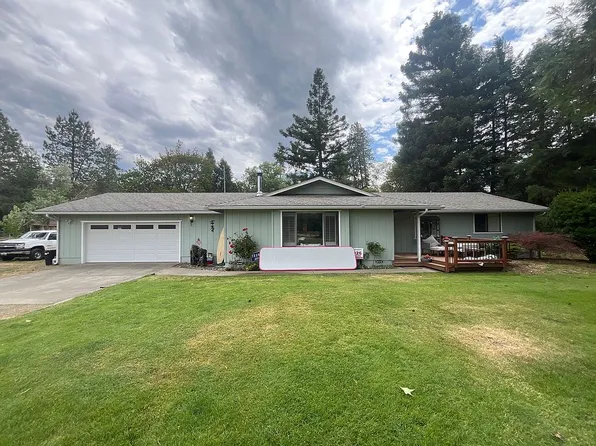 8122 New Hope Rd, Grants Pass, OR 97527