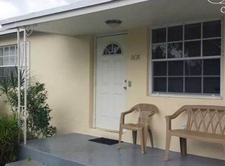 6436 Perry St, Hollywood, FL 33024