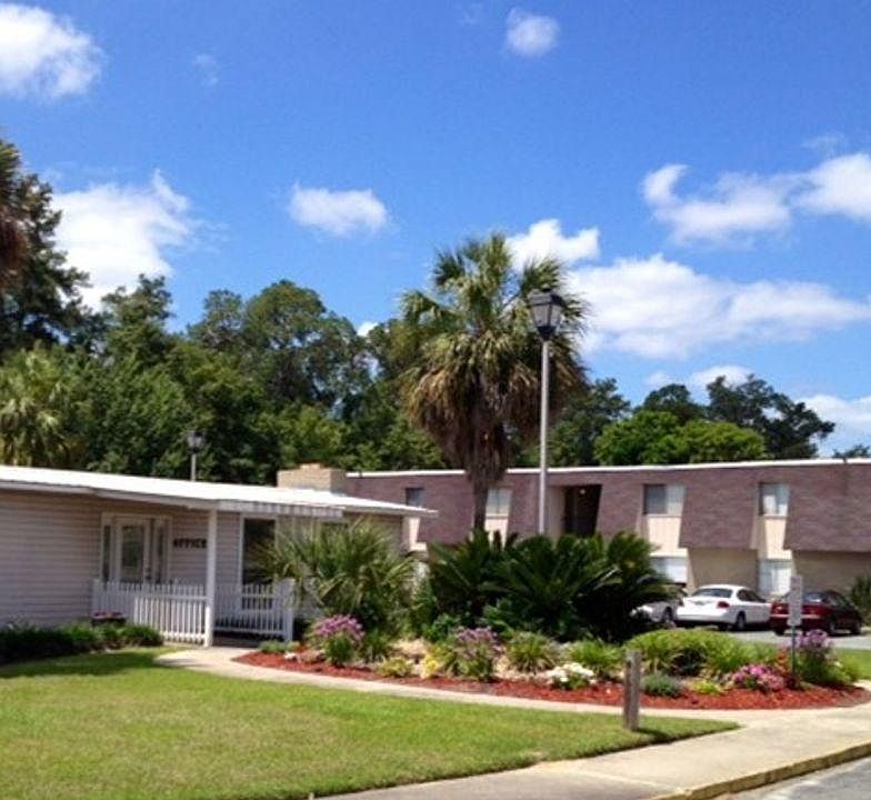 1st image of 416 Northside Dr