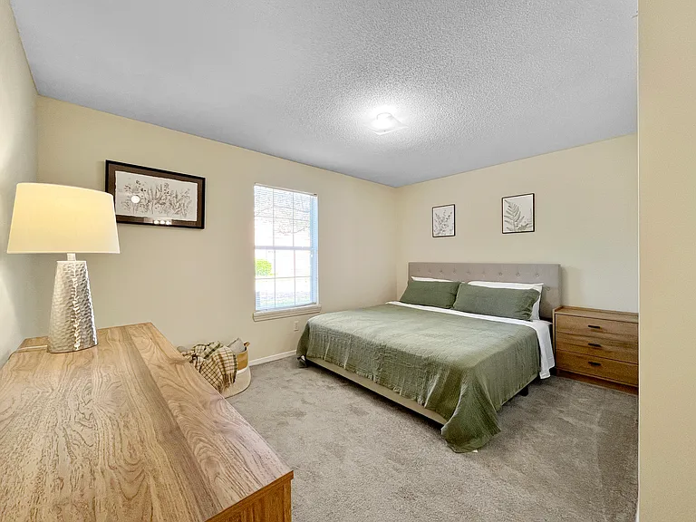 The Wyndham Apartments — Photo 17