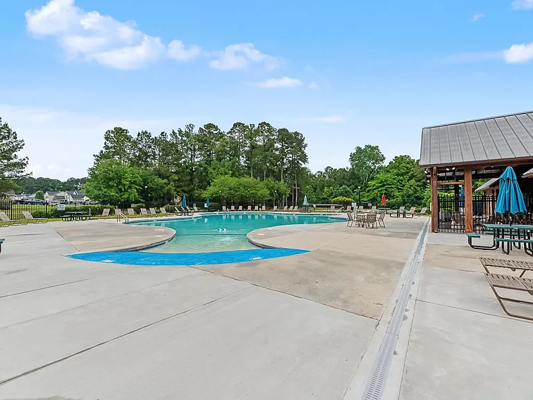 247 Clayburne Dr — Photo 31