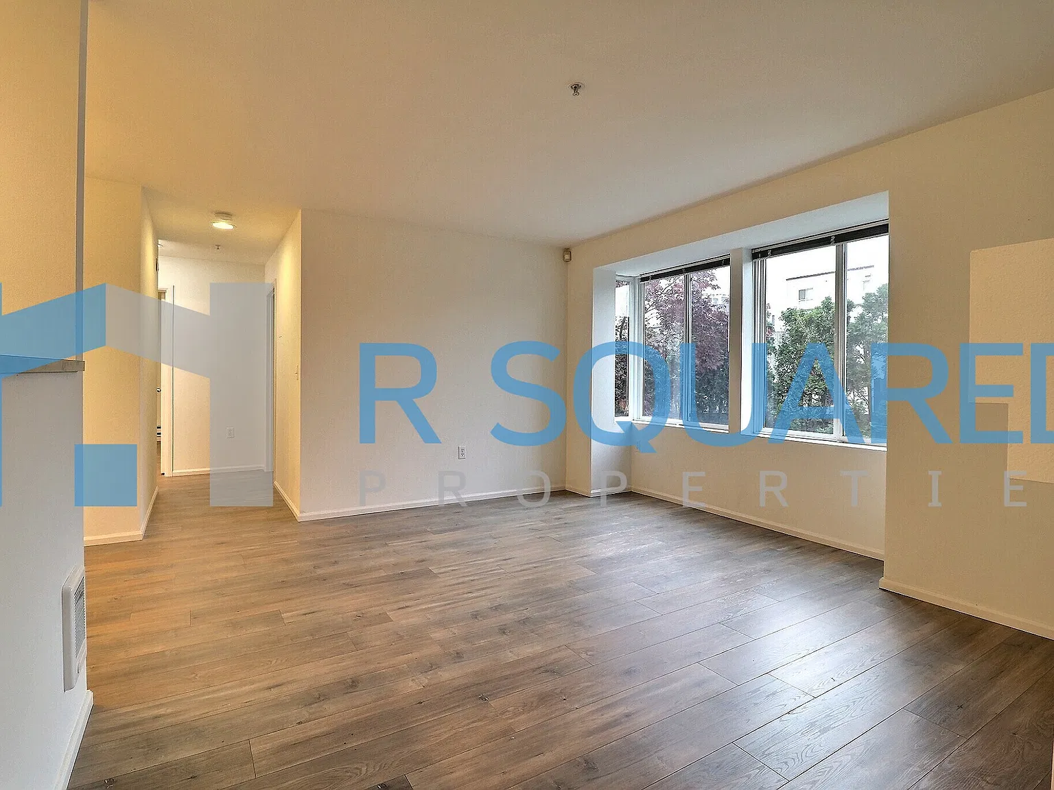 4332 9th Ave NE — Photo 3