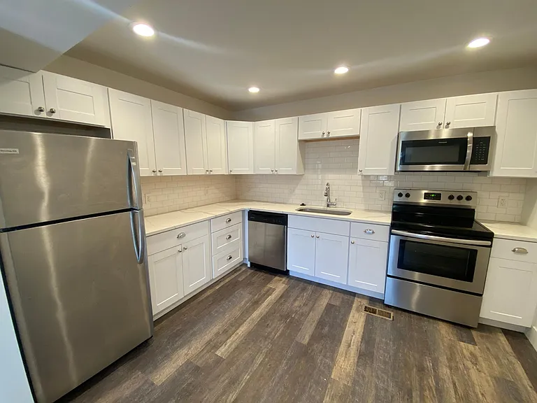 3717 Oxford Blvd #13 — Photo 3