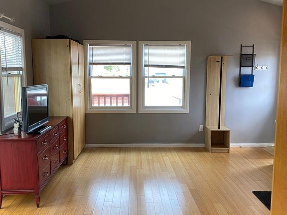 3rd image of 2230 32nd St Unit 2