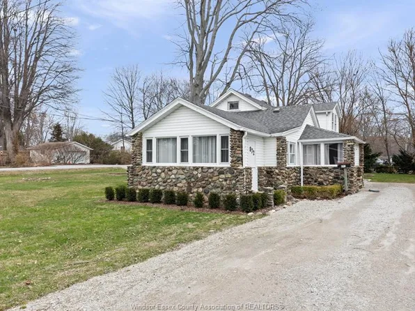 872 Erie Ave W, Kingsville, ON N9Y 3E1