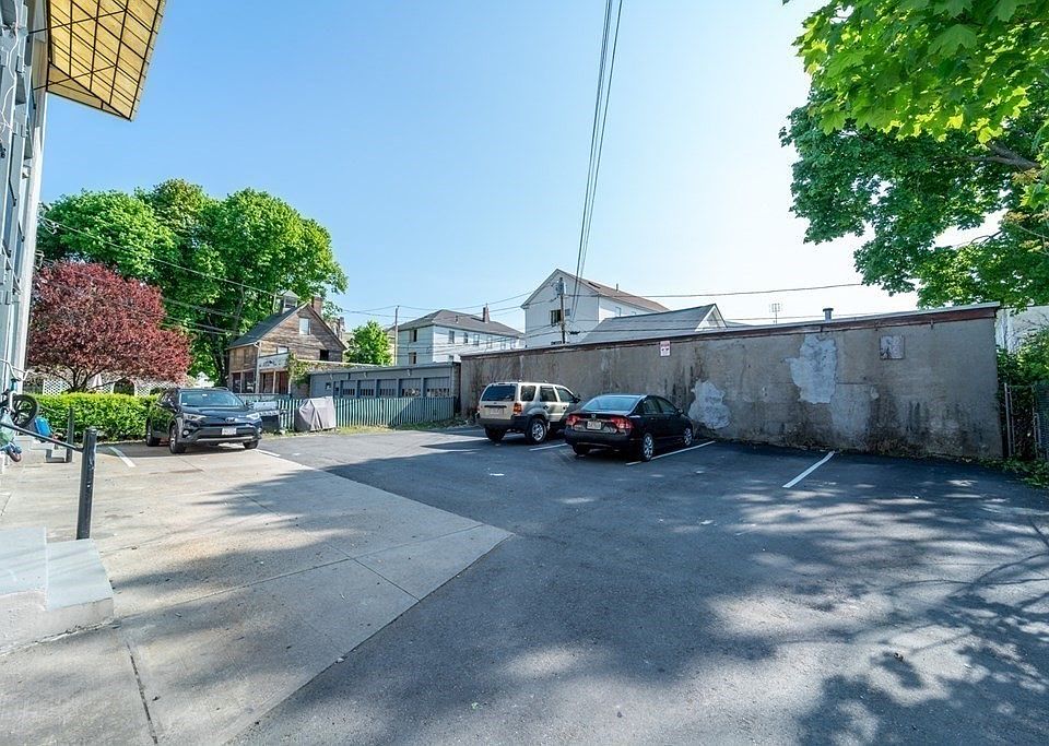 Building Photo 4