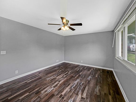 3rd image of 1549 Barber Ct