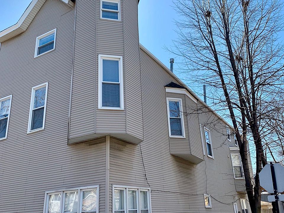 1st image of 3315 N Greenview Ave #1