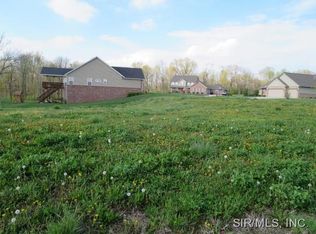 3113 Silverleaf Ct, Belleville, IL 62221