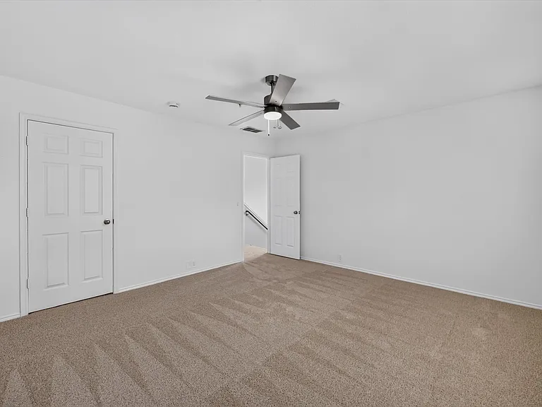 2201 Stoneleigh Pl — Photo 20
