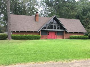 901 Chaney Ave, Philadelphia, MS 39350