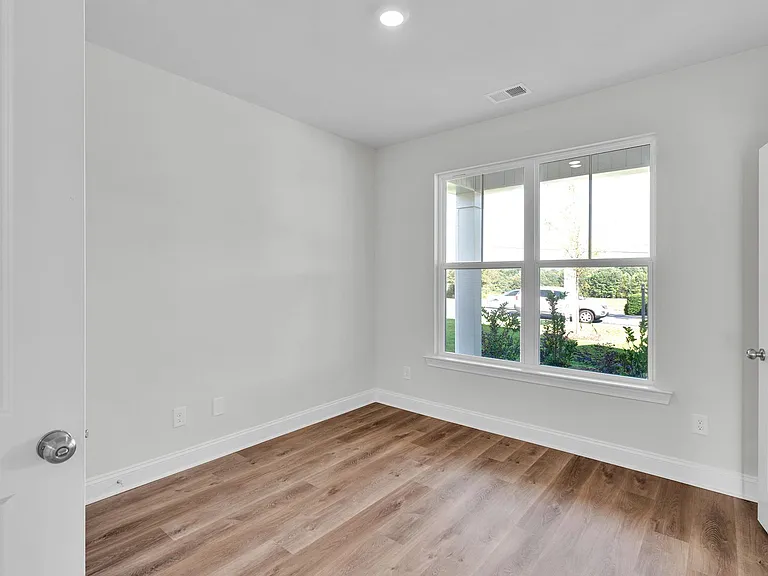 726 Lithia Inn Rd — Photo 26