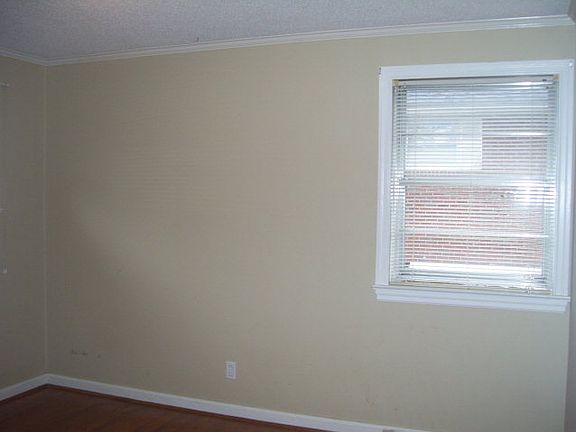 5th image of 237 Meadowbrook Dr