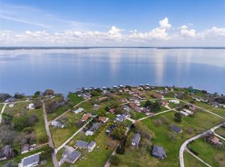 61 S Hilltop St, Pointblank, TX 77364