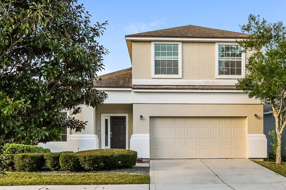 4 bed, 2.5 bath, 2514 sqft, $2,190 — Photo 1