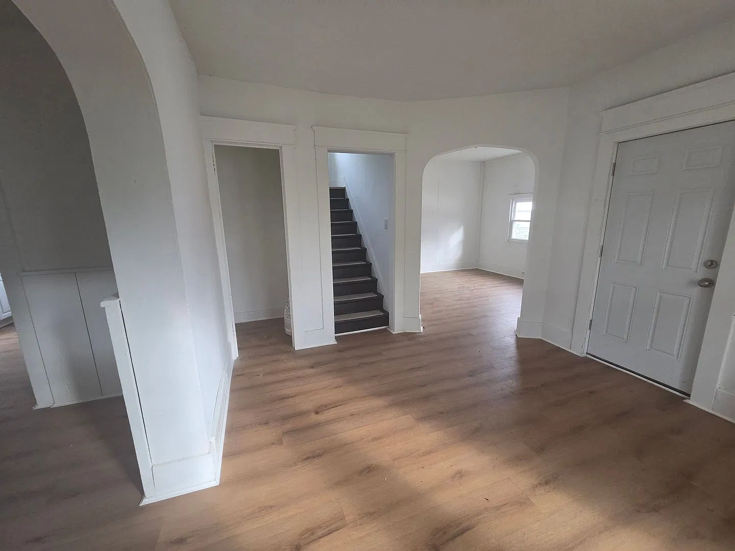 3 bedroom single family home, east side — Photo 3