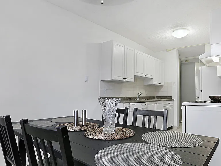 815 4th Ave SW — Photo 33