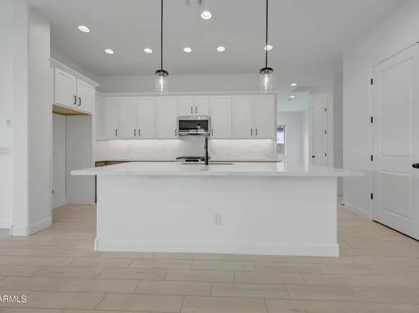 2391 E Amfissa Drive, San Tan Valley, AZ 85140