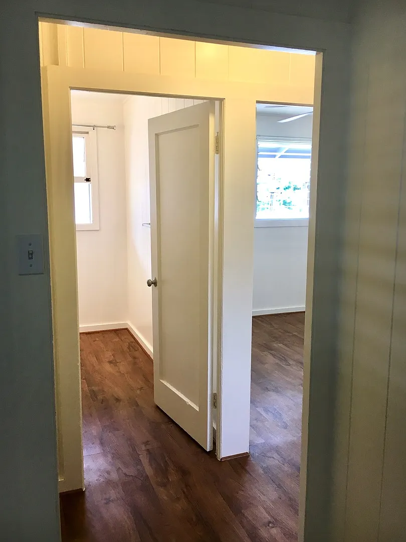 Varsity Apartments — Photo 4