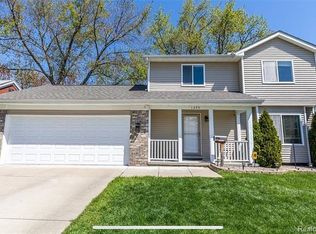 1233 E Pearl Ave, Hazel Park, MI