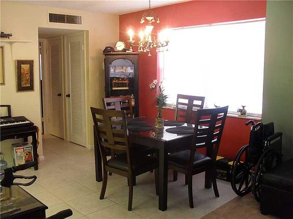 3rd image of 415 Monaco I #415