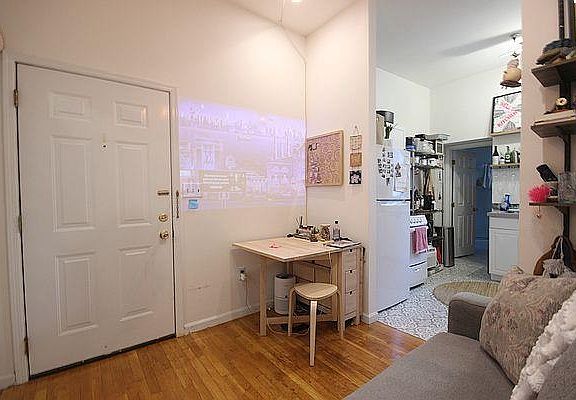 4th image of 317-319 Bloomfield St #2R