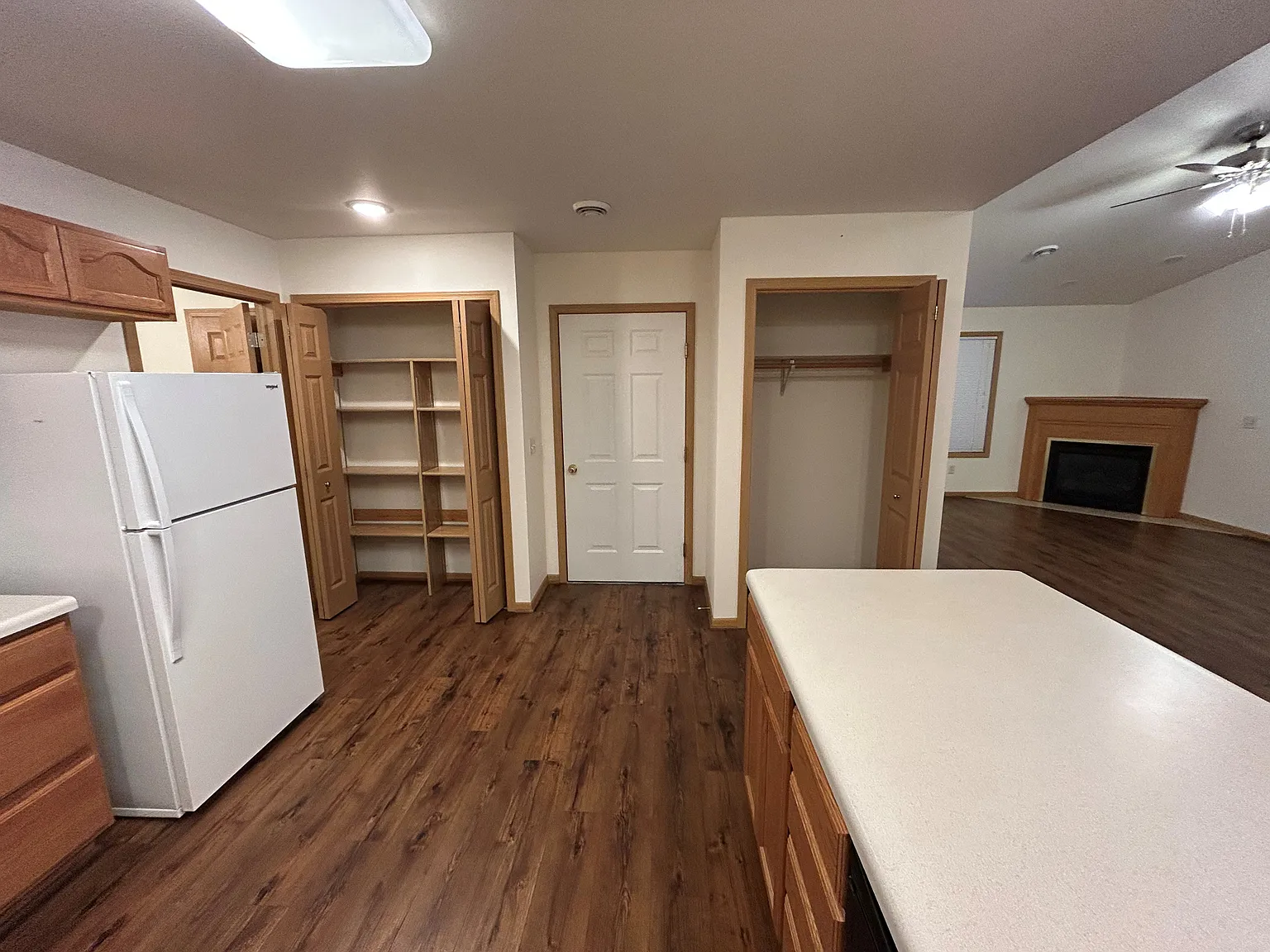 2 bed, 1.5 bath, 1100 sqft, $1,490 — Photo 3