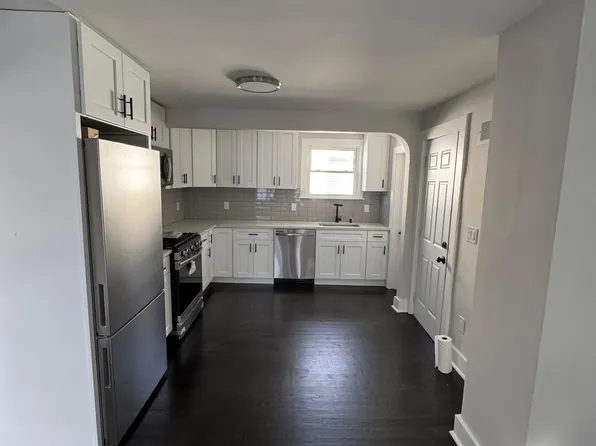222 Wakelee Ave Unit 2, Ansonia, CT 06401