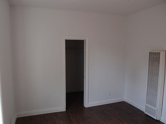 3rd image of 2443 Elm Ave