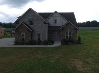 2237 London Ln, Greenbrier, TN 37073