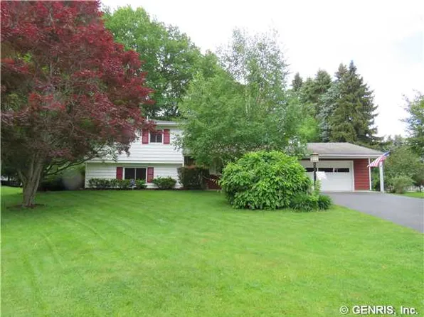 431 Brookwood Dr, Webster, NY 14580