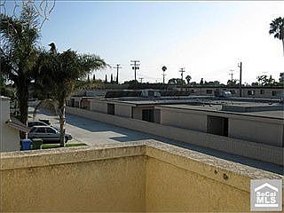 5th image of 4295 Carlin Ave