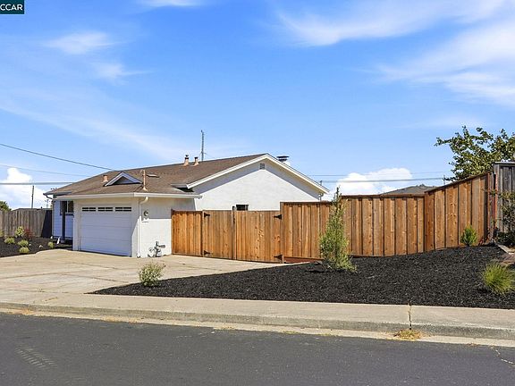 5th image of 2225 Meadowlark St